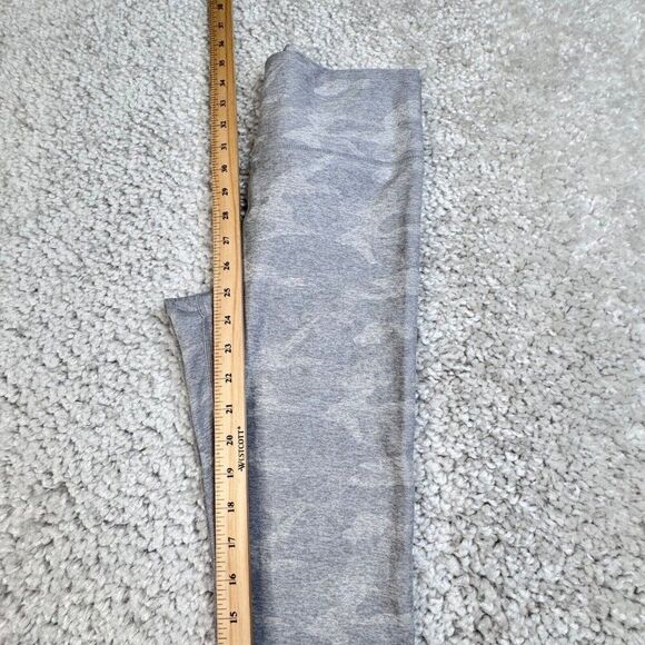 VUORI Clean Elevation Legging Light Gray Pale Camo - Picture 8 of 10